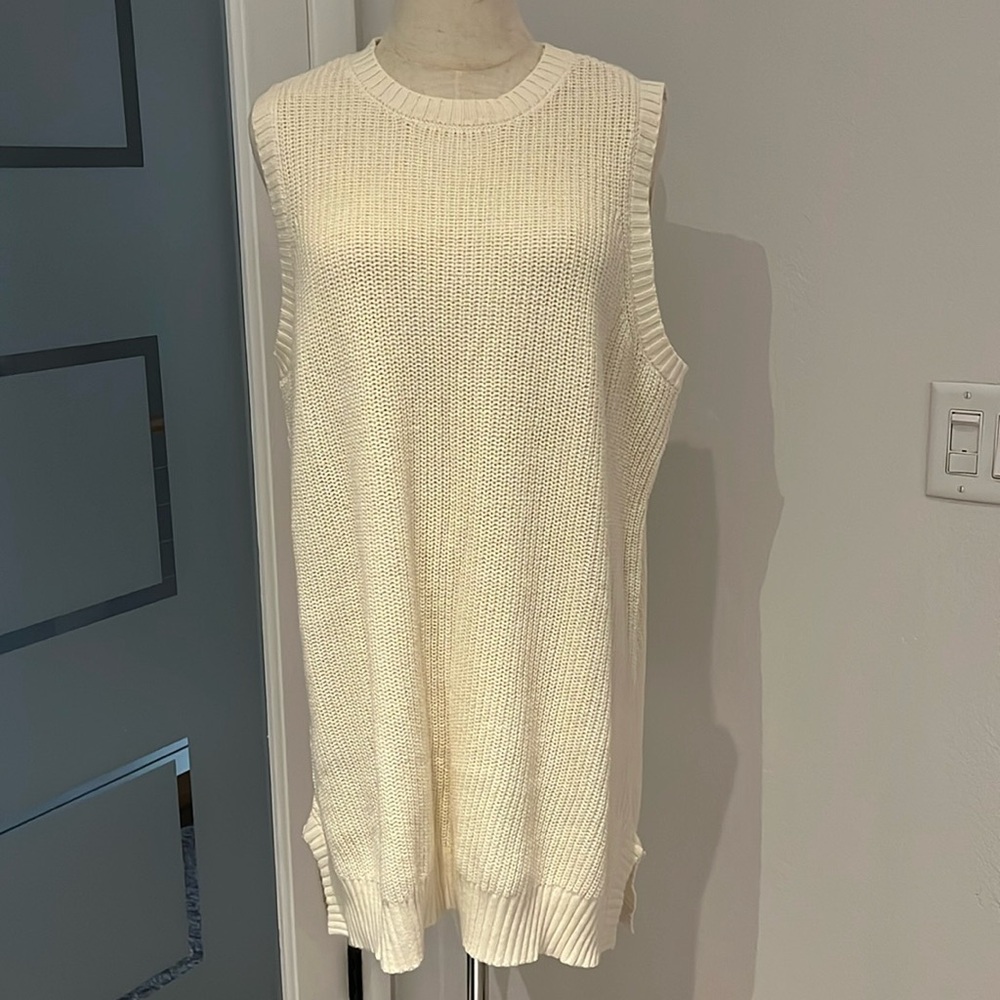 Girl with Curves Women’s Cream Sweater Sleeveless Tunic